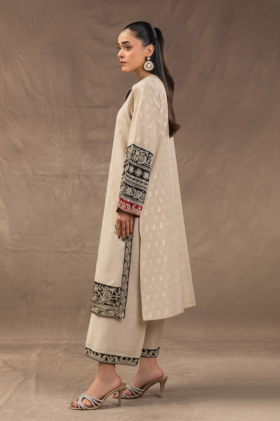 2 PIECE EMBROIDERED FANCY BADLA SUIT (LUXURY PRET)