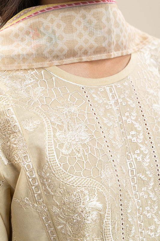 3 PIECE EMBROIDERED LAWN SUIT (PRET)