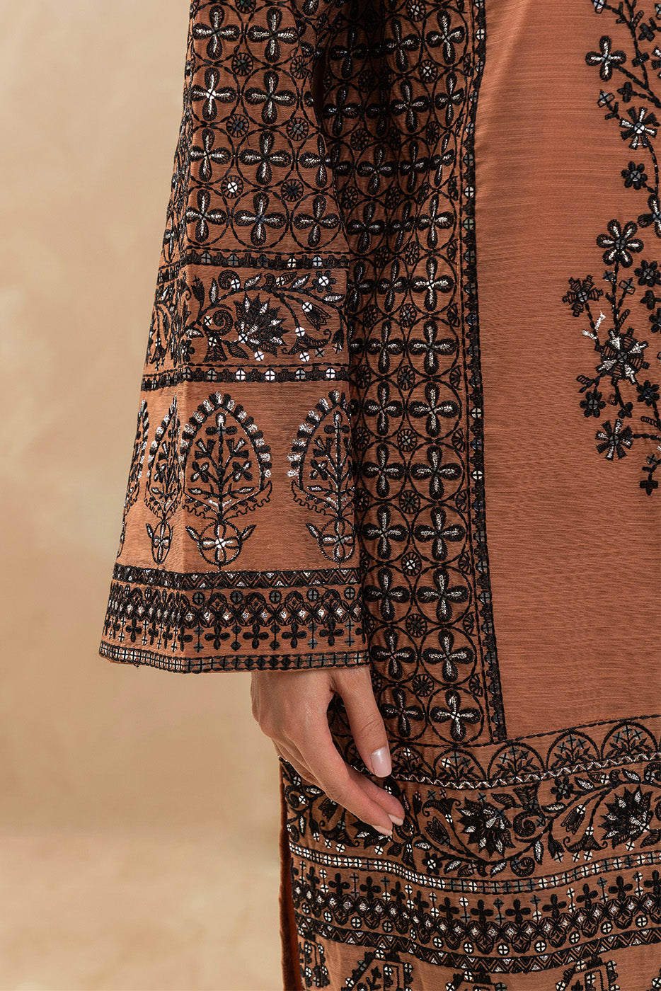 2 PIECE EMBROIDERED MONARK SUIT (LUXURY-PRET)