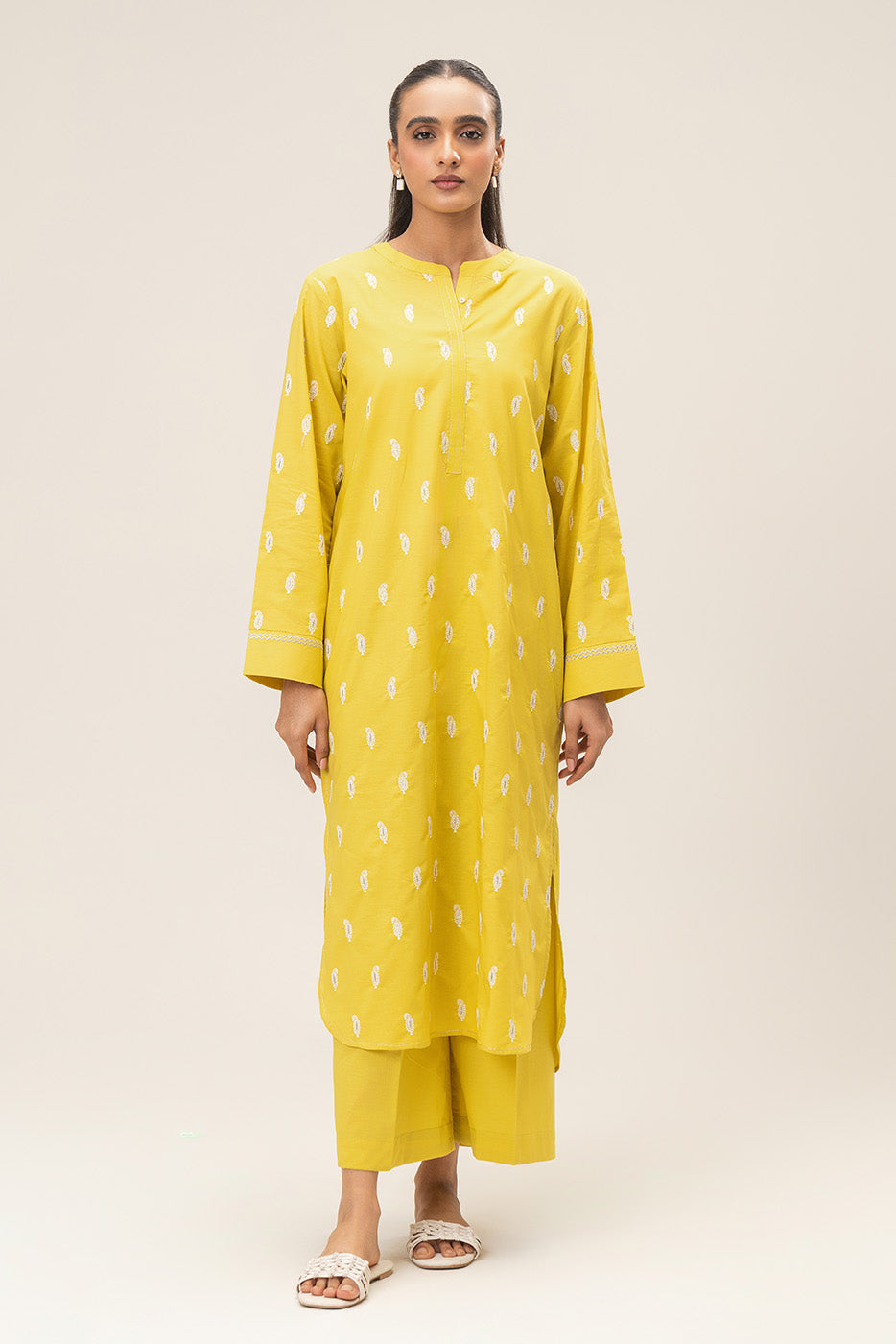 2 PIECE EMBROIDERED LAWN SUIT (PRET)