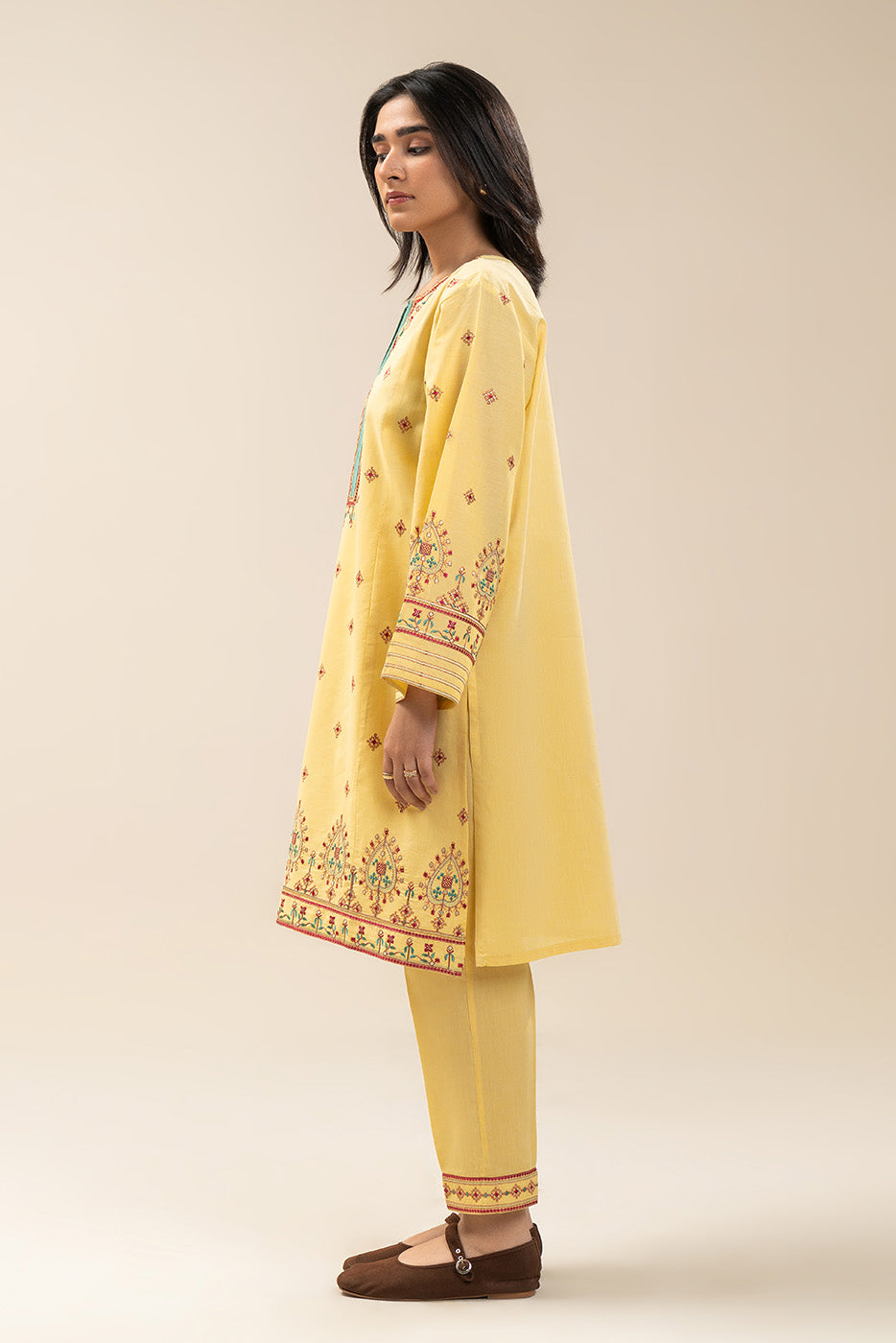 2 PIECE EMBROIDERED CHAMBRAY SUIT(PRET)