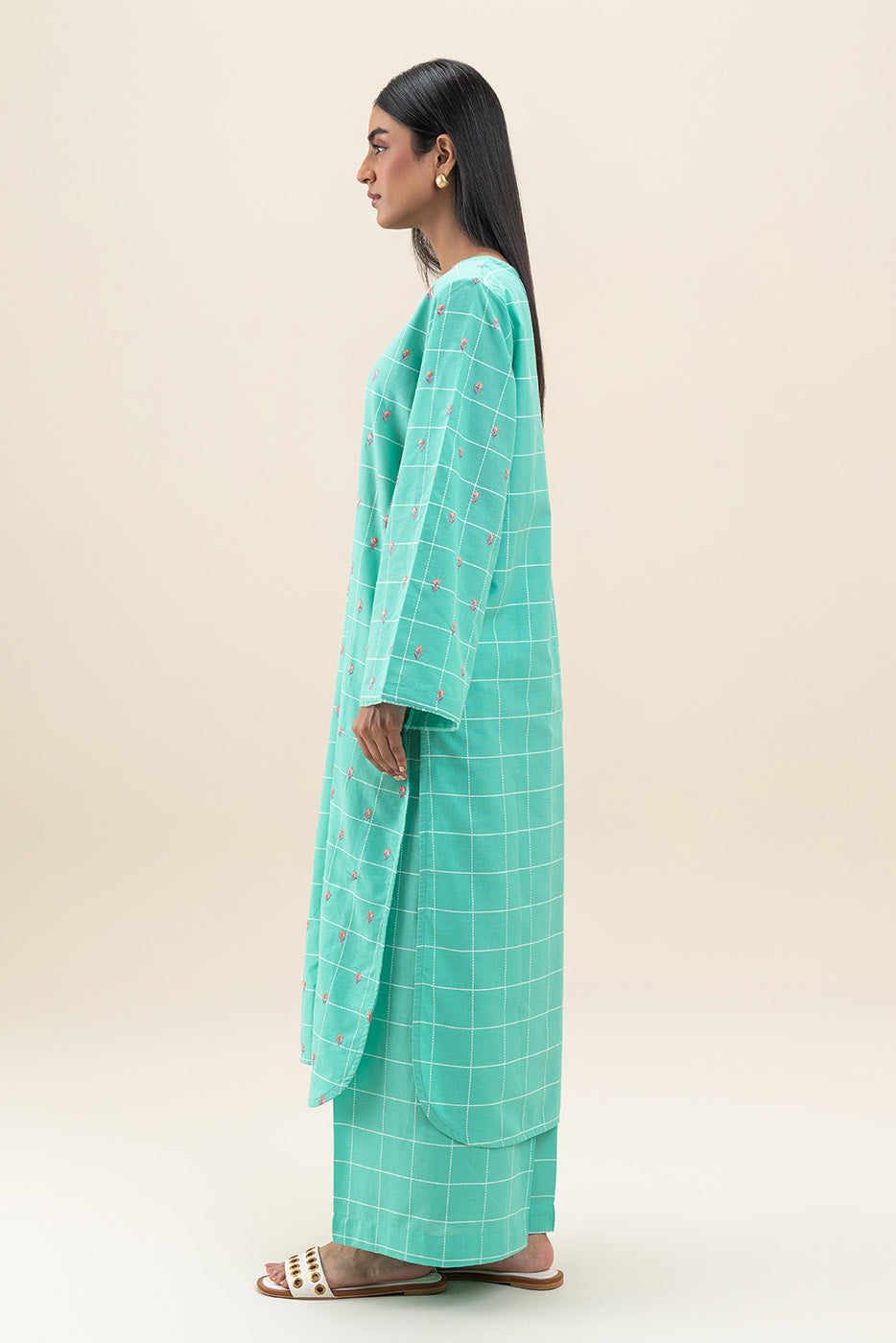 2 PIECE EMBROIDERED YARN DYED SUIT (PRET)