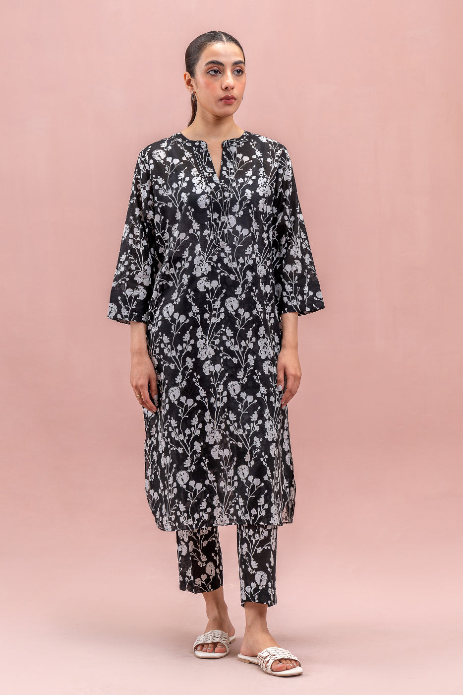 2 PIECE PRINTED LAWN SUIT (PRET)