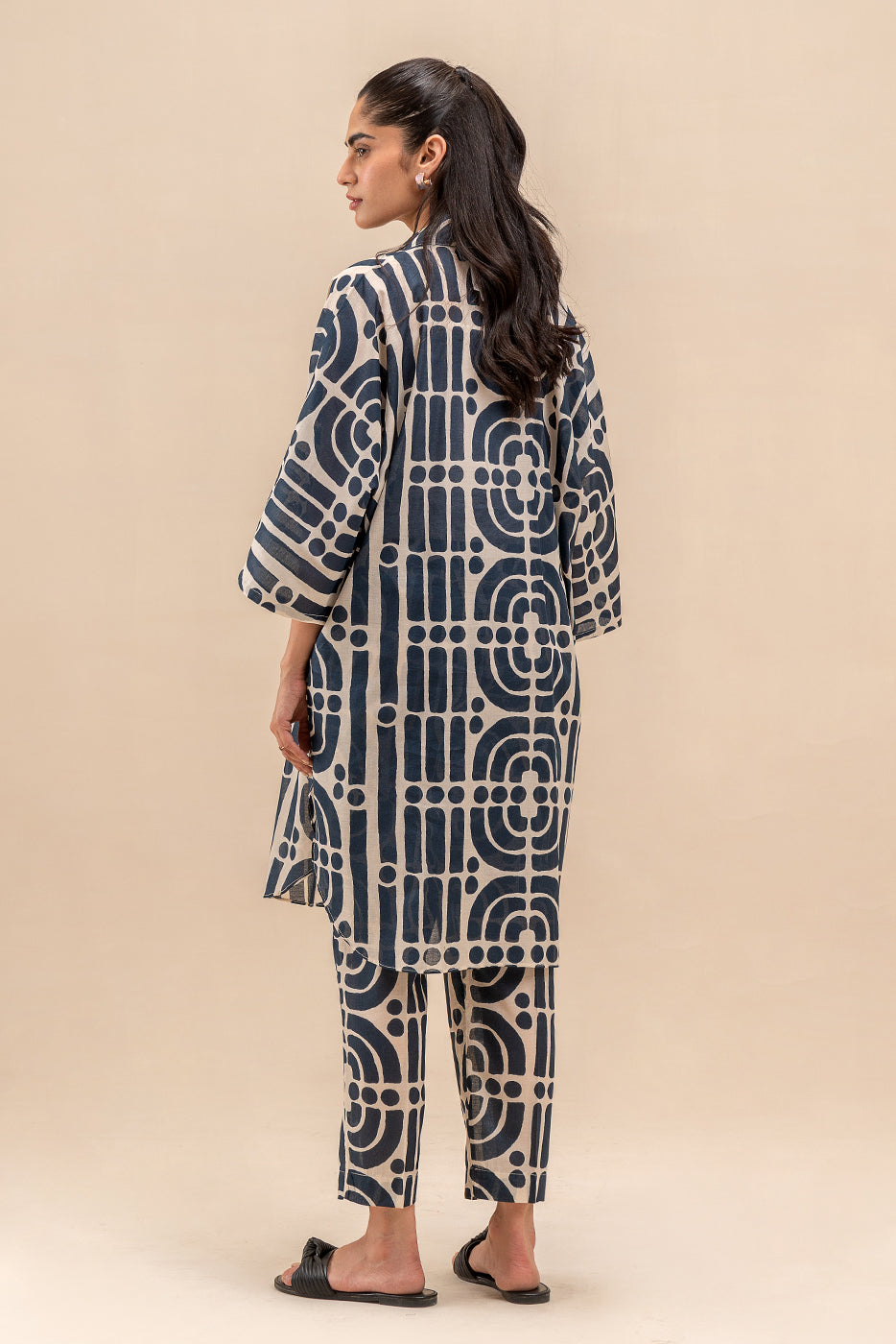 2 PIECE PRINTED LAWN SUIT (PRET)