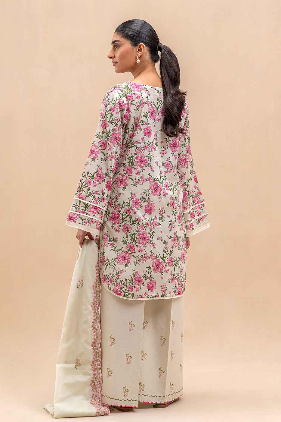 3 PIECE EMBROIDERED LAWN SUIT-WHITE GARDEN (UNSTITCHED)