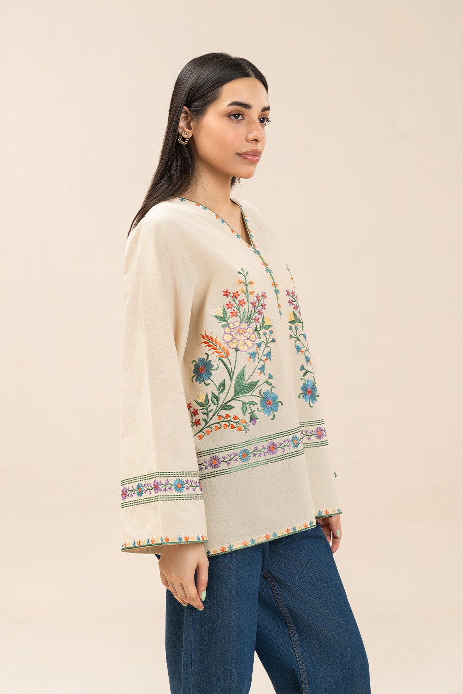 EMBROIDERED TOP