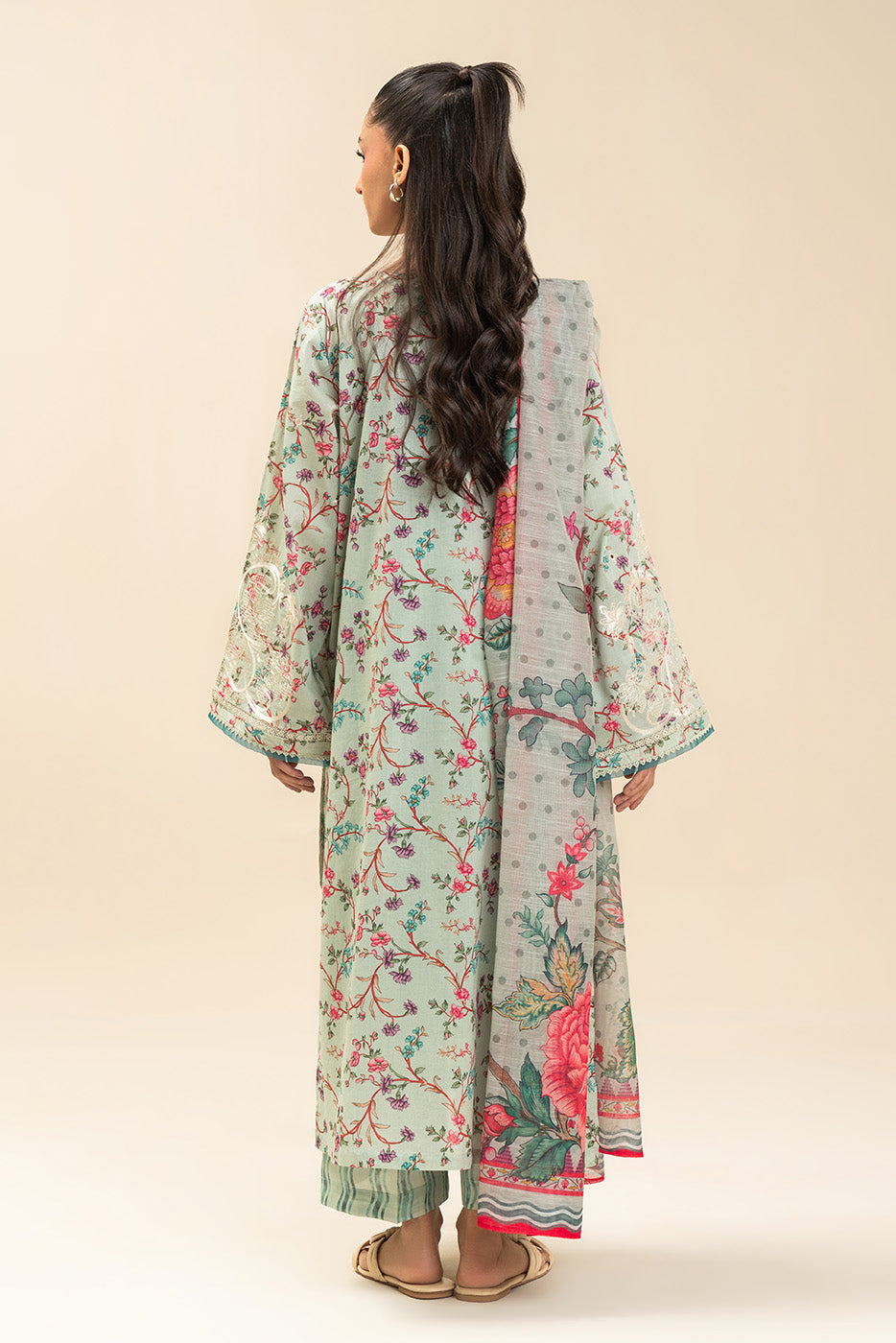 2 PIECE EMBROIDERED LAWN SUIT (HIGH CASUAL)