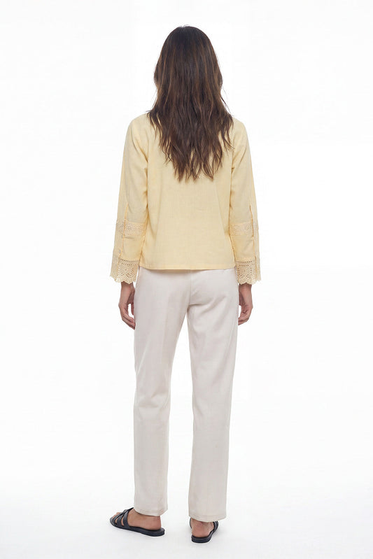 EMBROIDERED BUTTON DOWN TOP