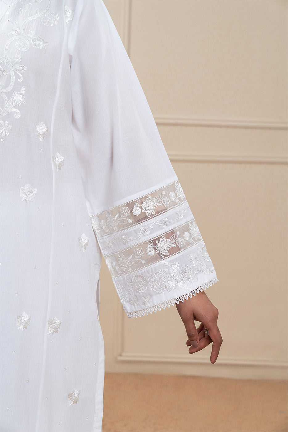2 PIECE EMBROIDERED LAWN SUIT (HIGH CASUAL)
