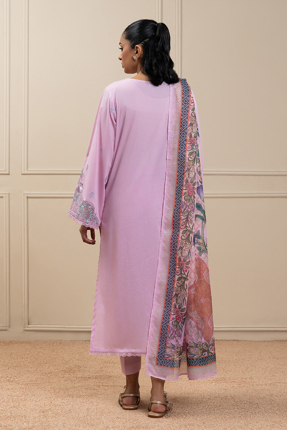 3 PIECE EMBROIDERED LAWN SUIT (HIGH CASUAL)
