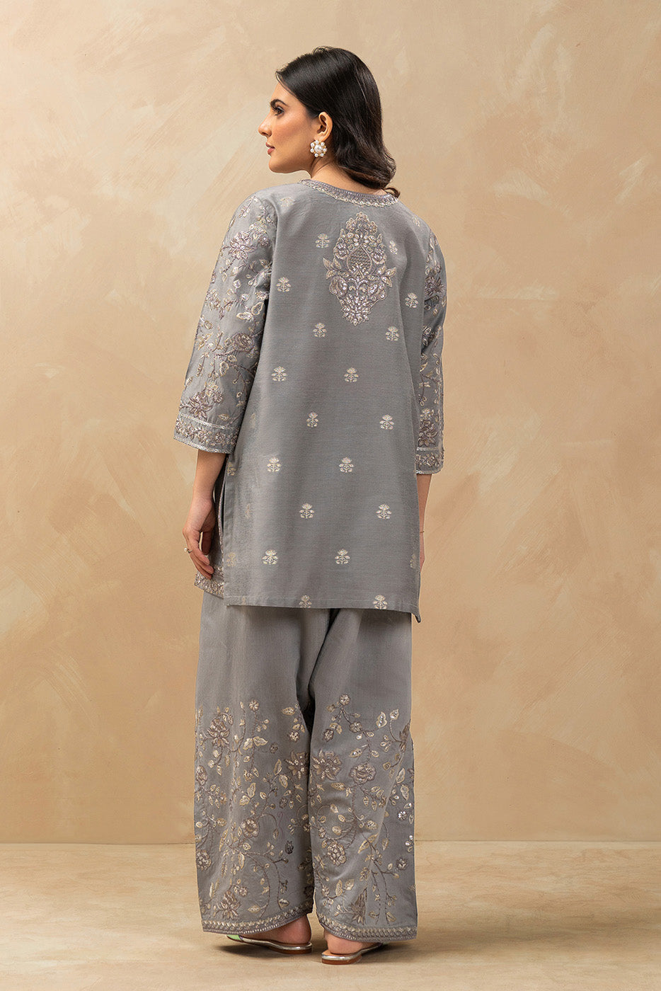 2 PIECE EMBROIDERED ZARI JACQUARD SUIT (LUXURY PRET)
