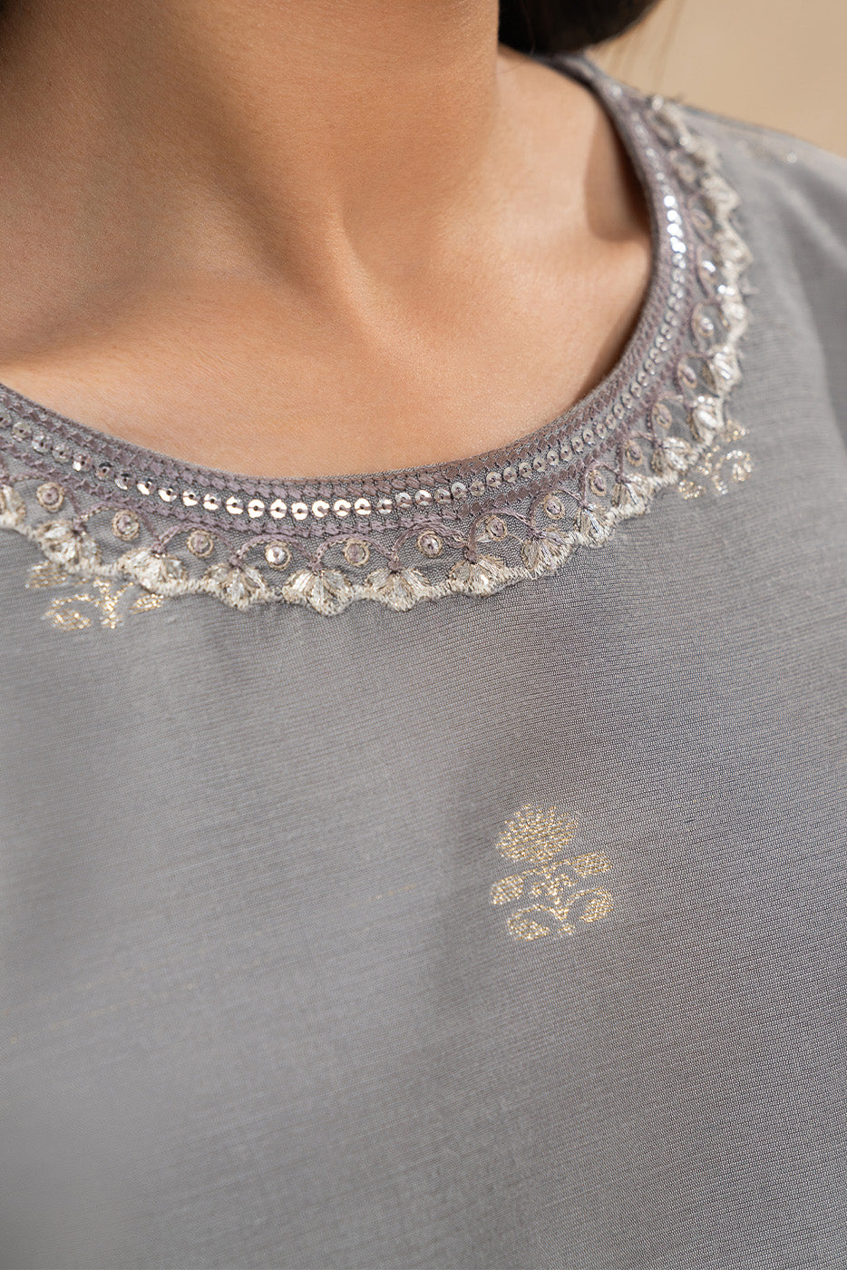 2 PIECE EMBROIDERED ZARI JACQUARD SUIT (LUXURY PRET)