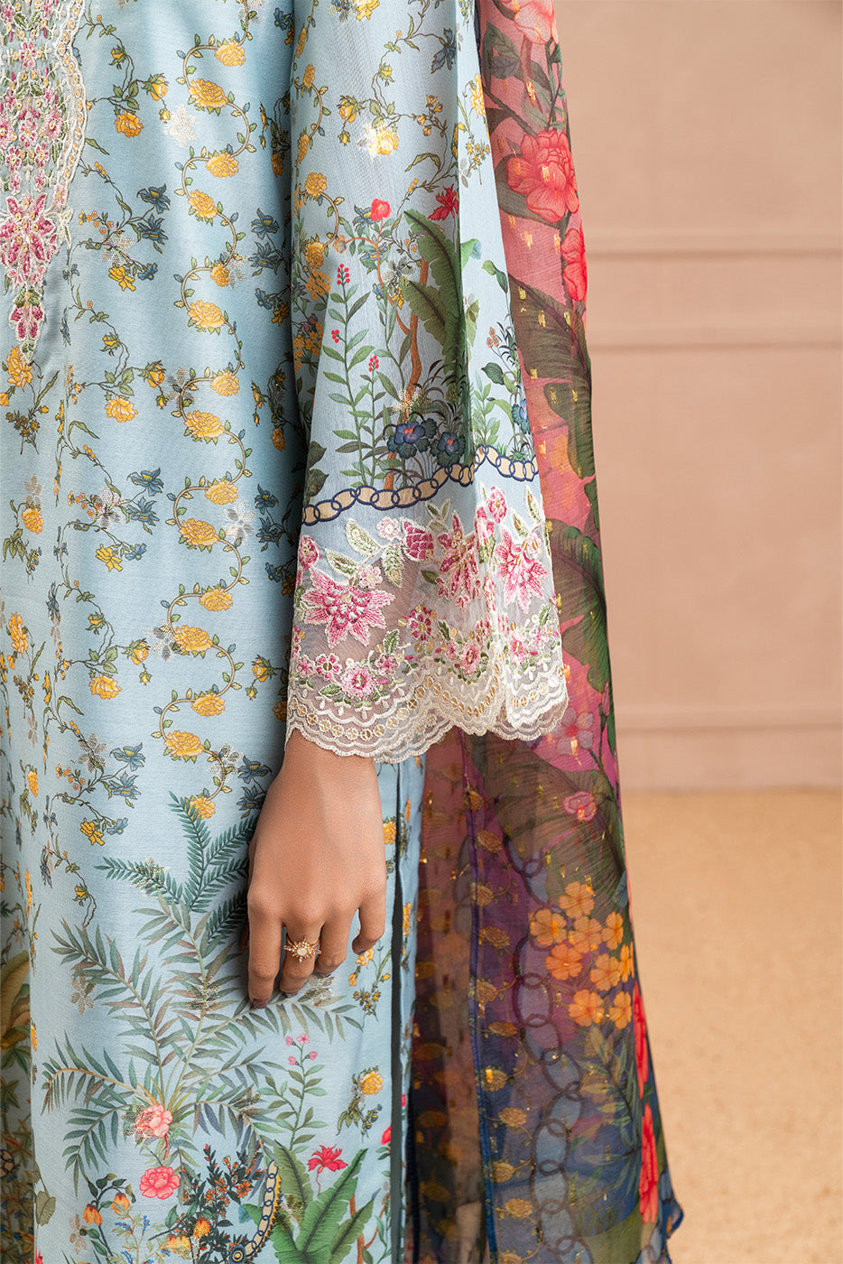 3 PIECE EMBROIDERED ZARI JACQUARD SUIT (LUXURY-PRET)