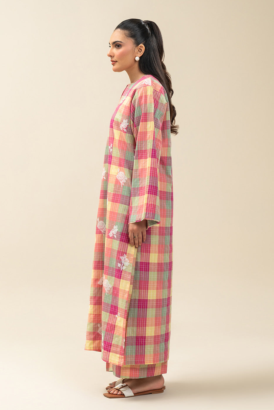 2 PIECE EMBROIDERED YARN DYED LUREX SUIT (PRET)