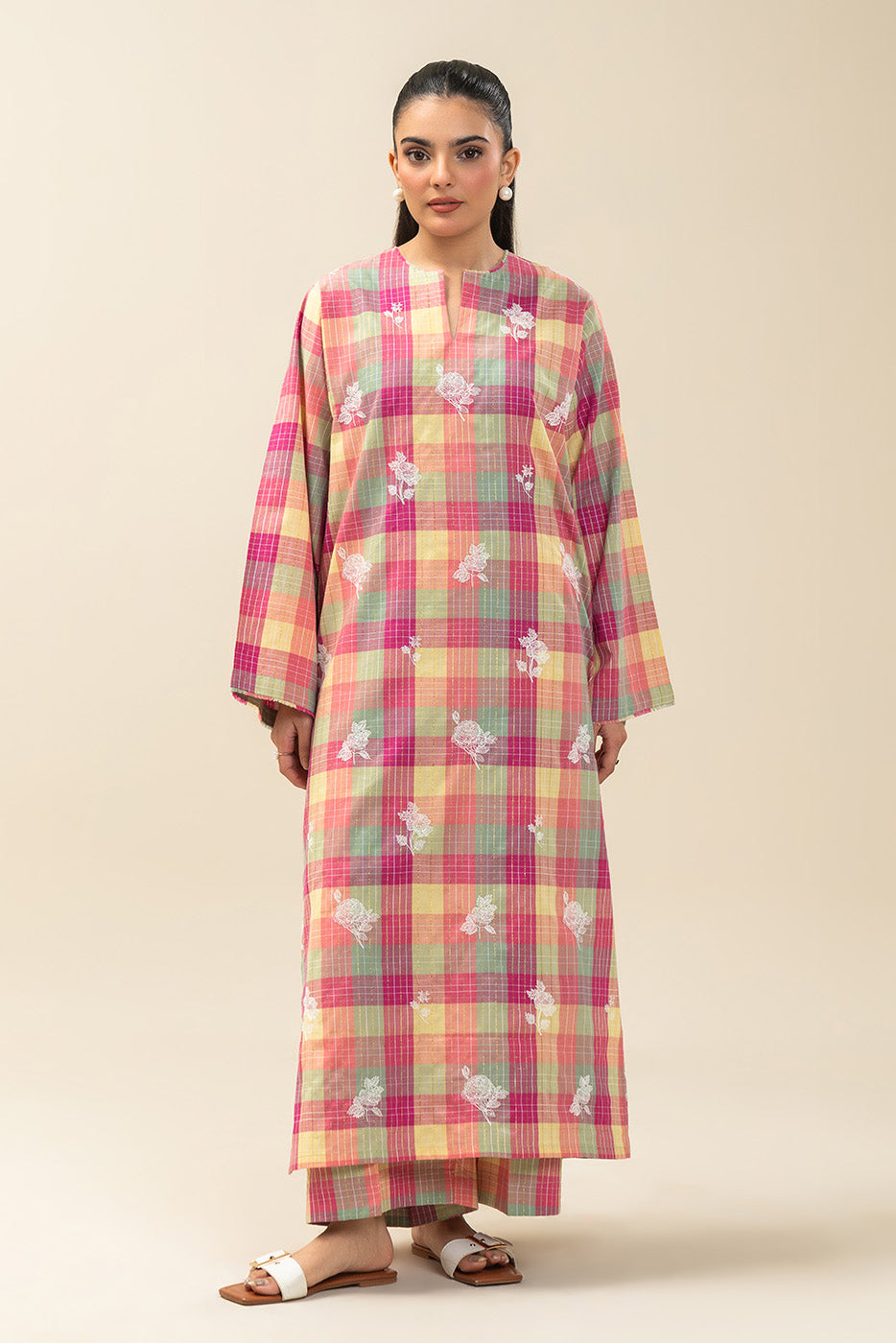 2 PIECE EMBROIDERED YARN DYED LUREX SUIT (PRET)