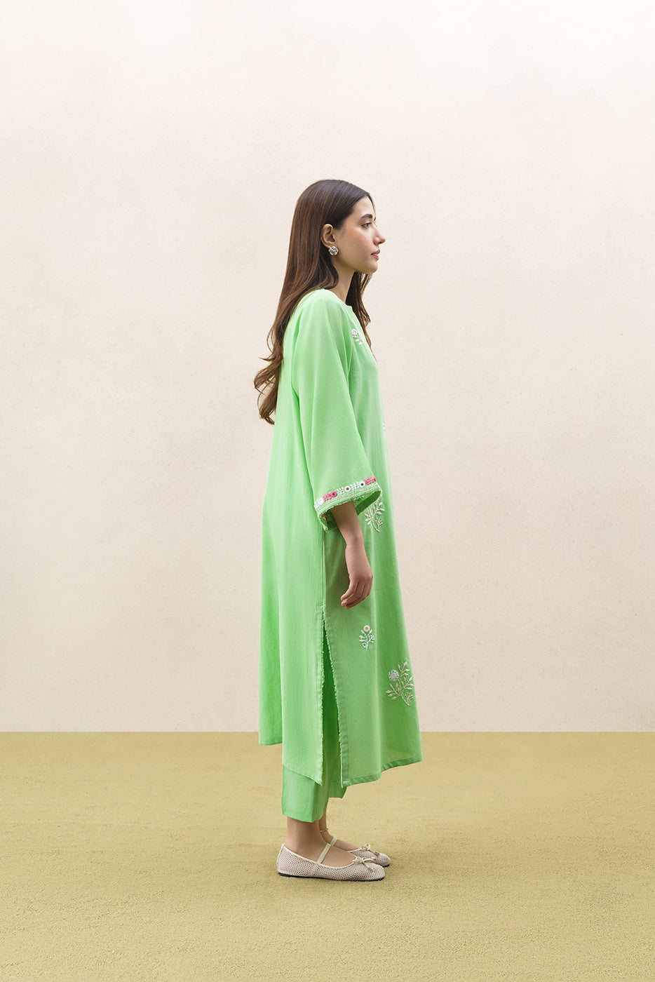 2 PIECE EMBROIDERED YARN DYED SUIT (PRET)