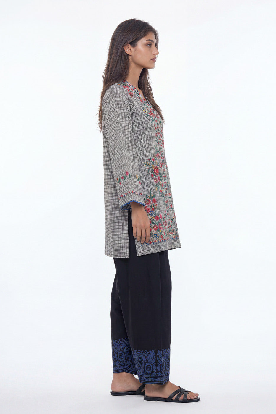 2 PIECE EMBROIDERED DORIA SUIT (PRET)