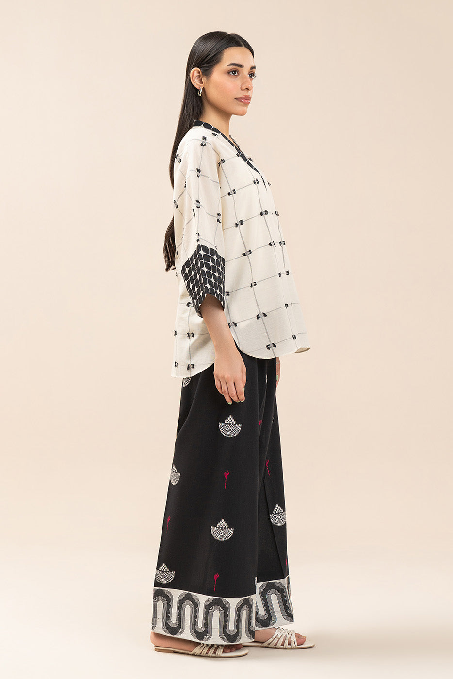 V-NECK BATWING TOP