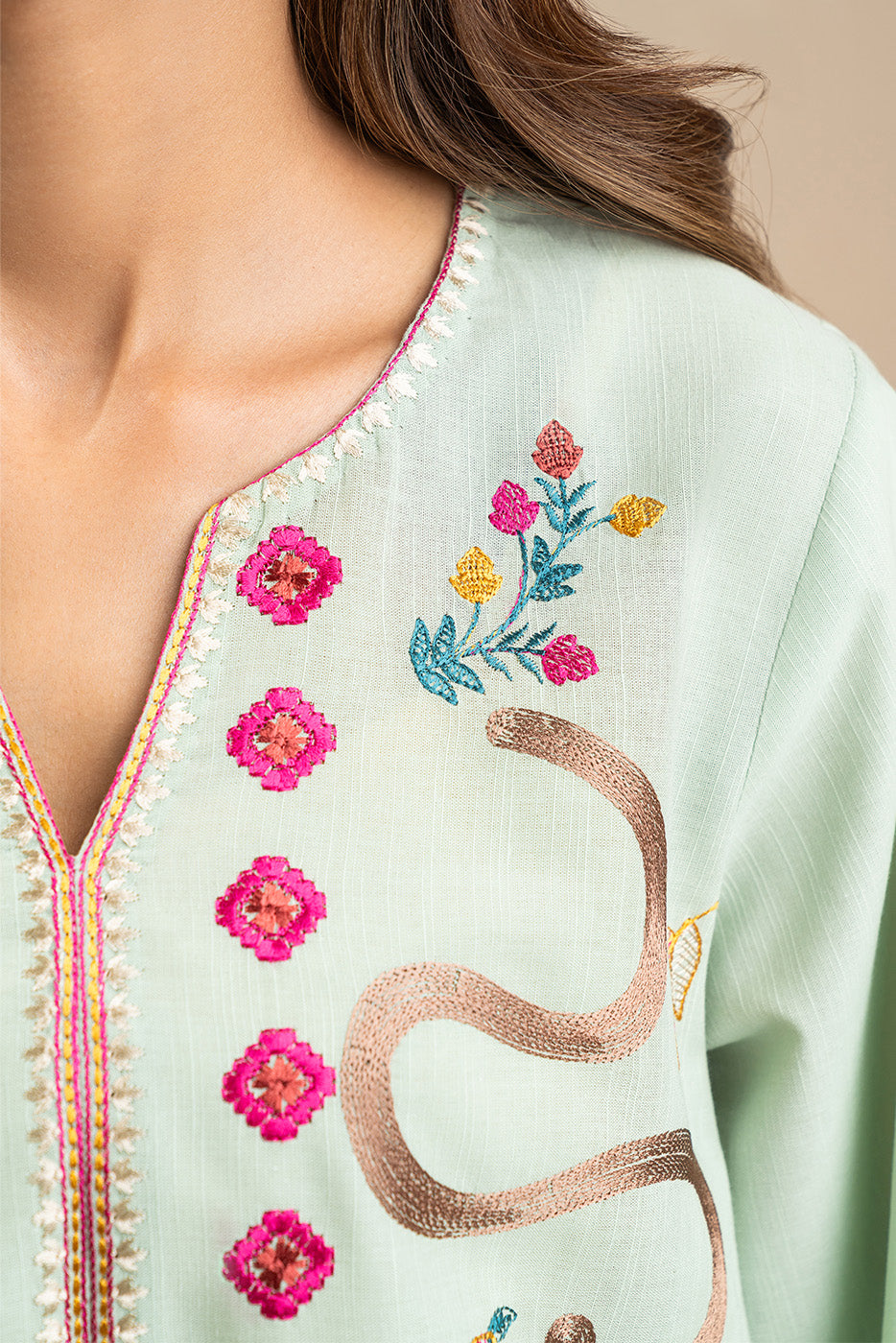 EMBROIDERED SLUB TOP (FLOW)
