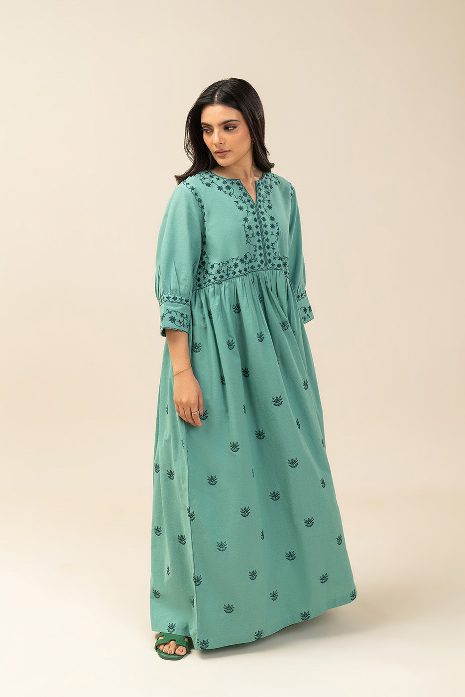 EMBROIDERED DRESS (FUSION)