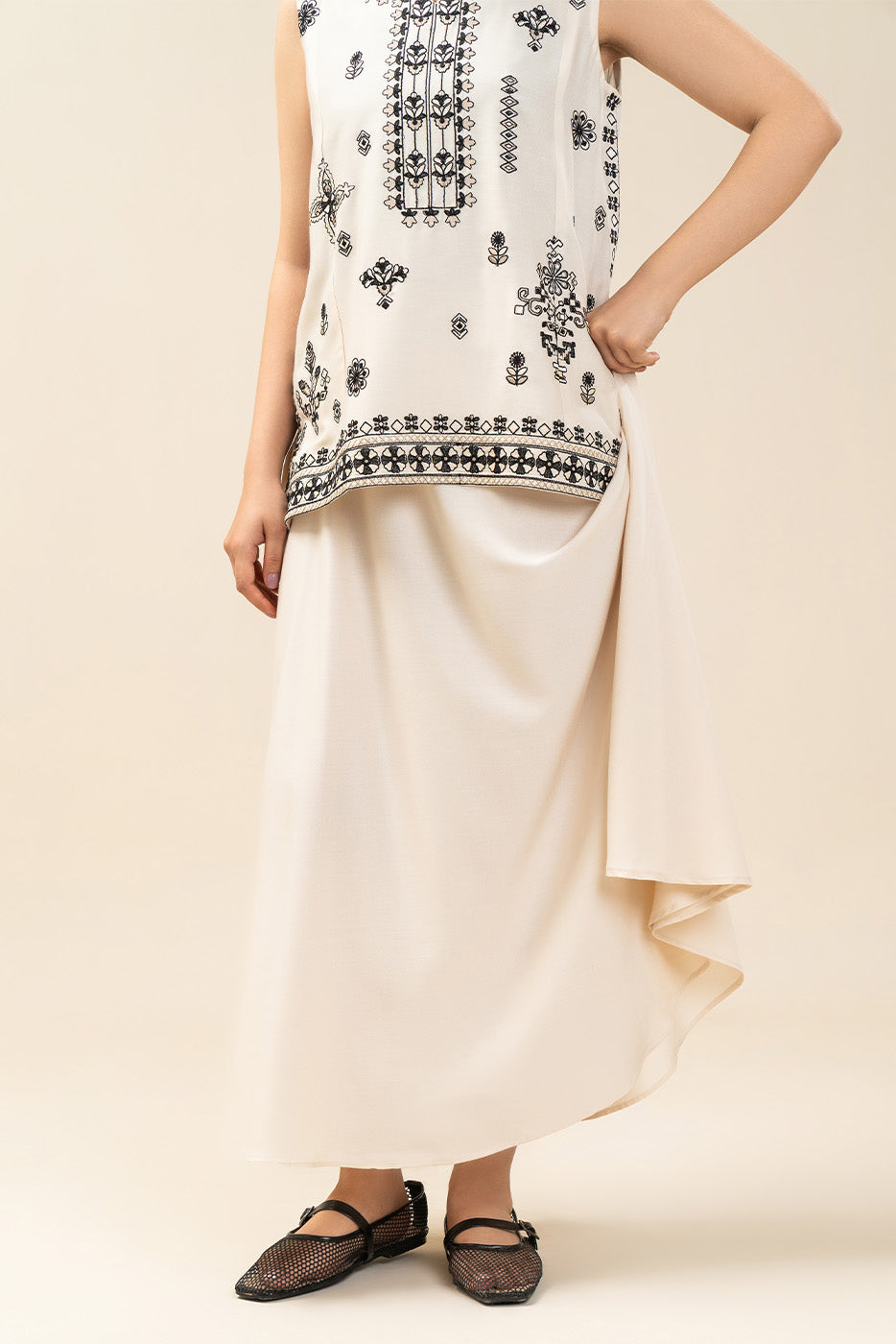 SOLID YARN DYED SKIRT (FLOW)
