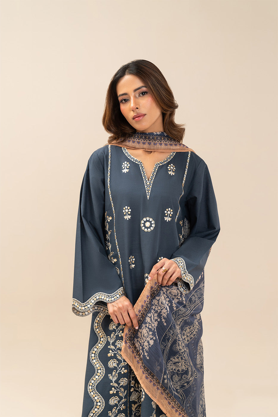 3 PIECE EMBROIDERED TWO WAY SLUB SUIT (PRET)