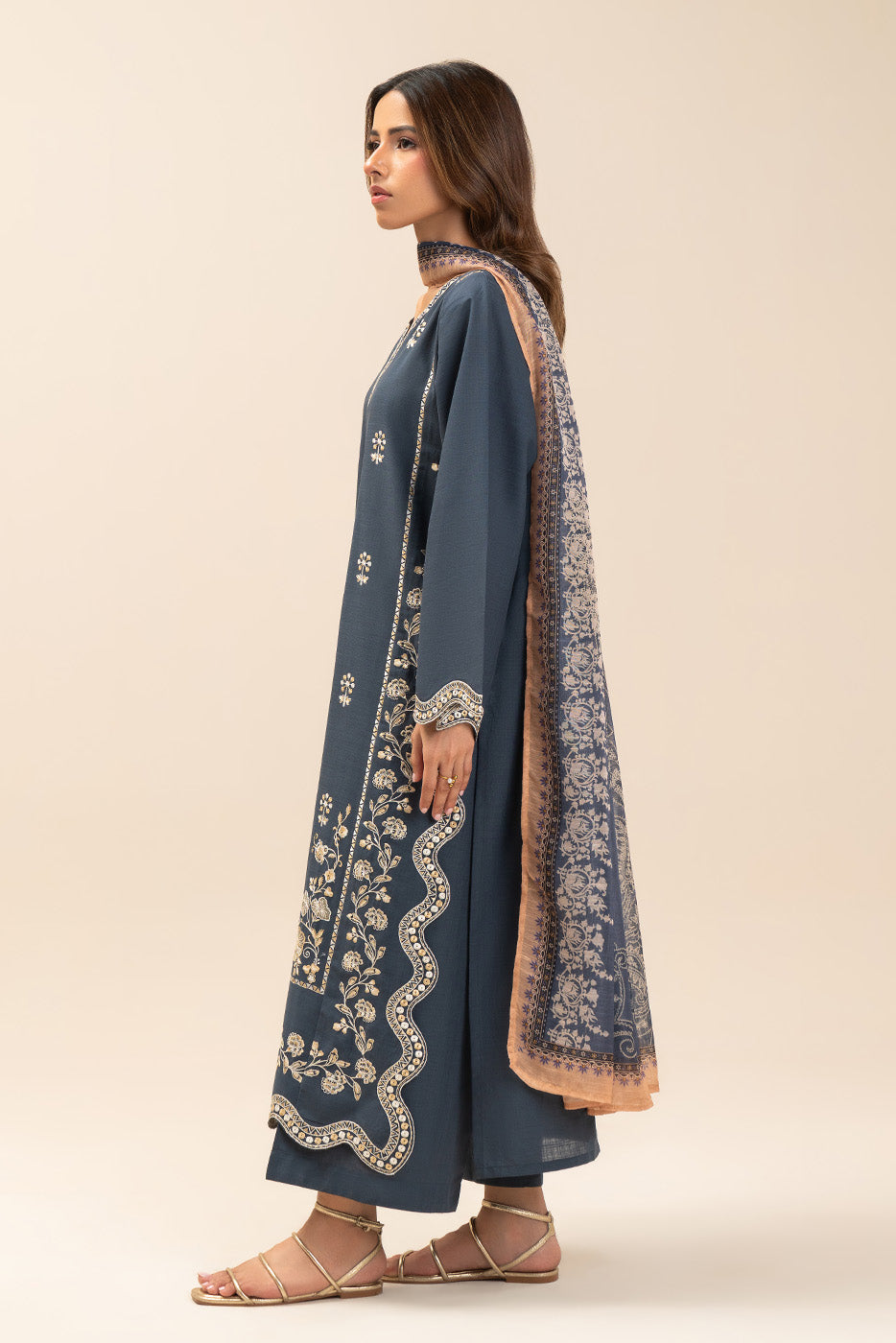 3 PIECE EMBROIDERED TWO WAY SLUB SUIT (PRET)