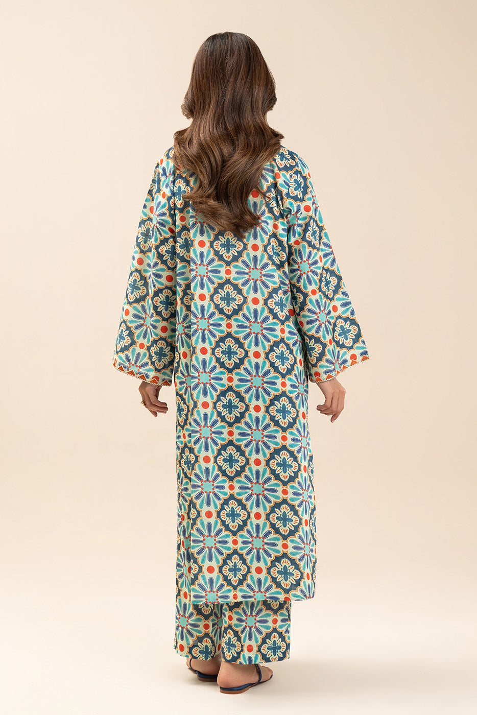 2 PIECE EMBROIDERED LAWN SUIT (PRET)