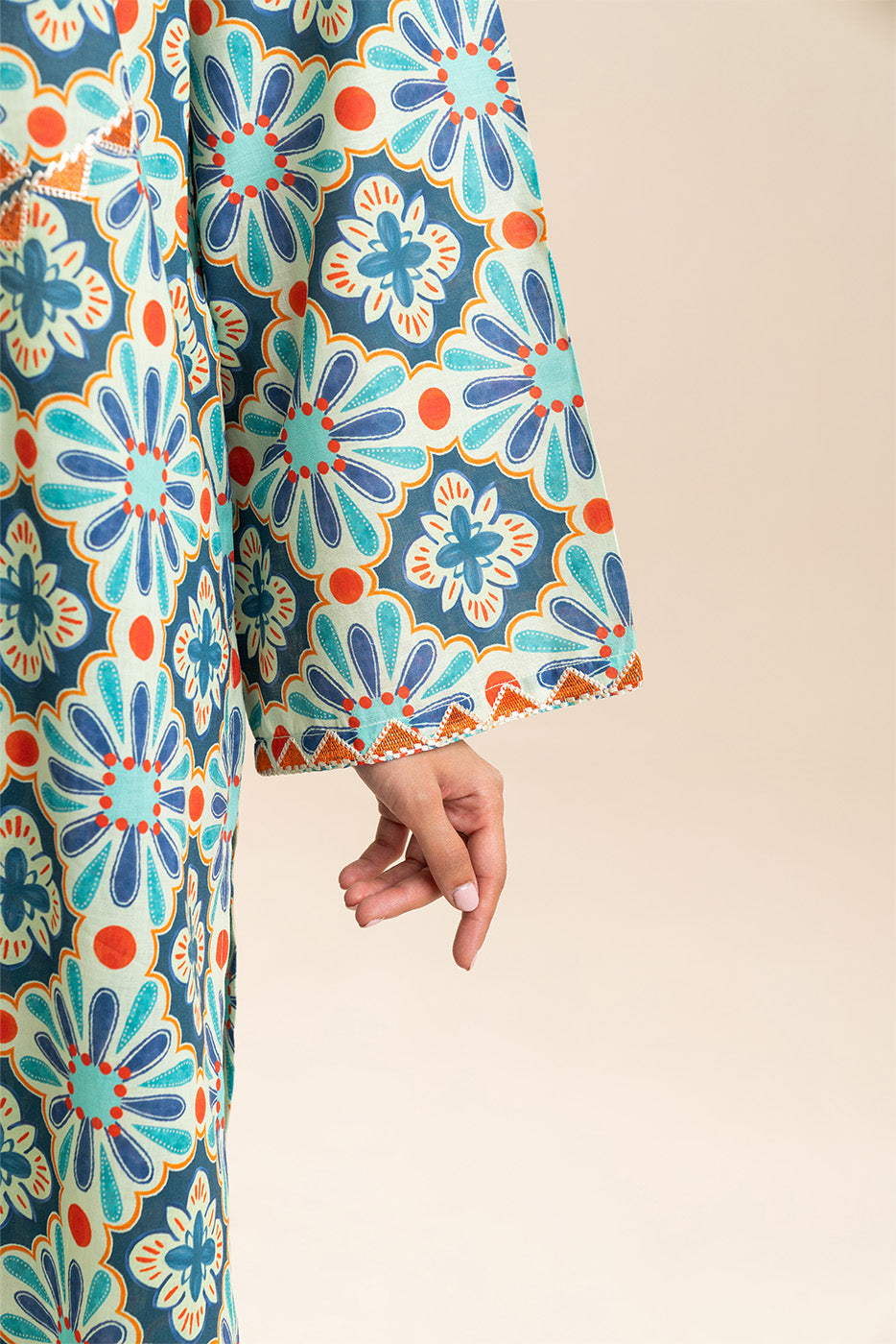 2 PIECE EMBROIDERED LAWN SUIT (PRET)