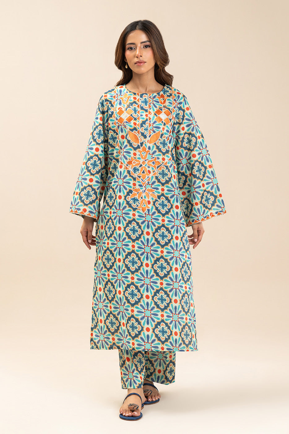 2 PIECE EMBROIDERED LAWN SUIT (PRET)