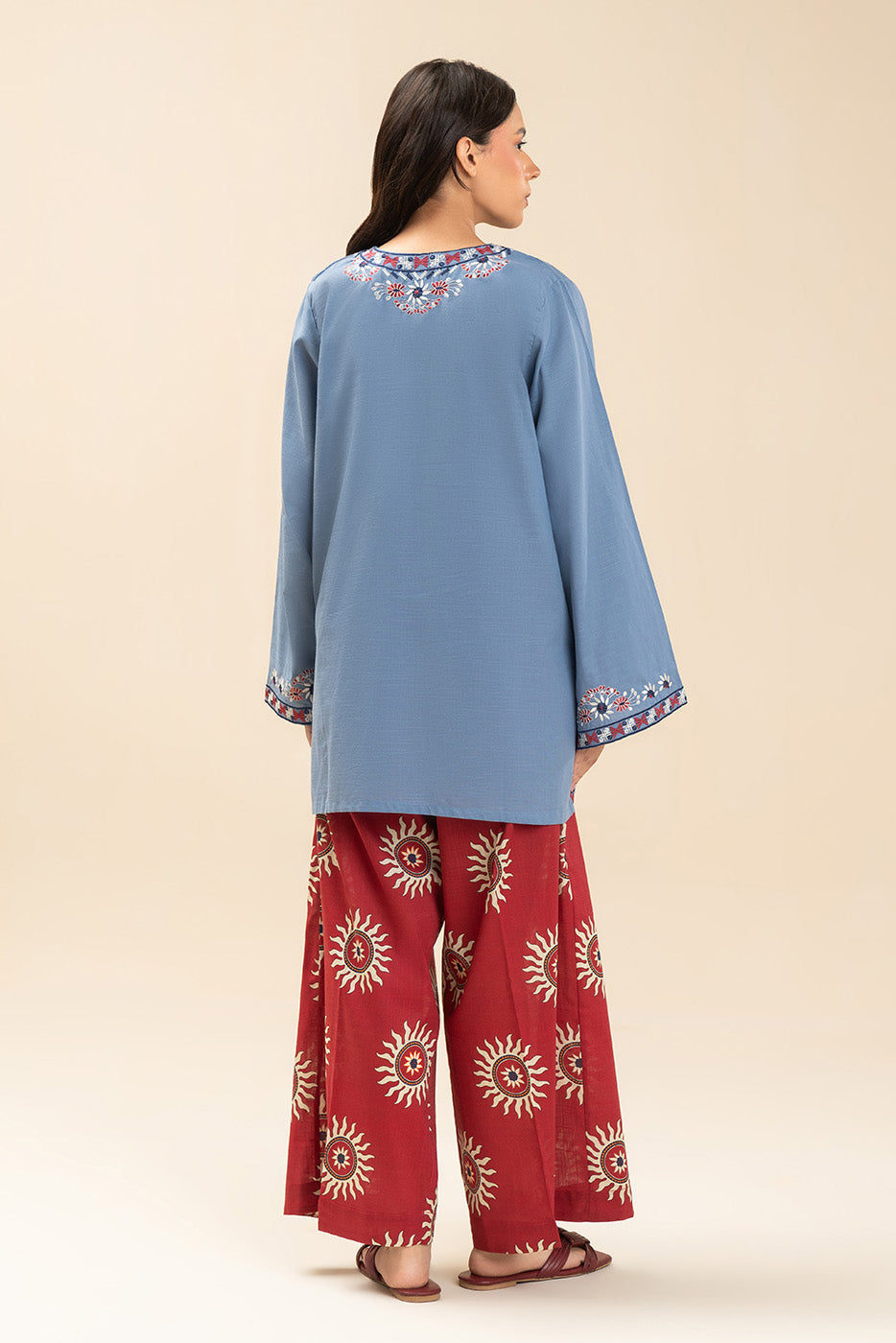 EMBROIDERED SLUB SHIRT (FLOW)