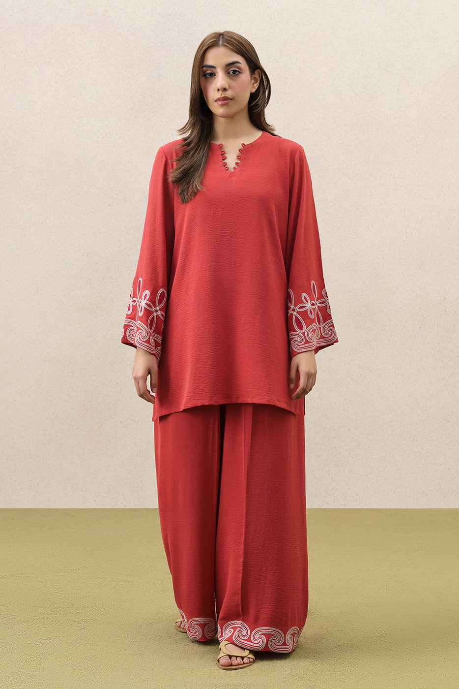 EMBROIDERED POLY CREPE SUIT (FLOW)