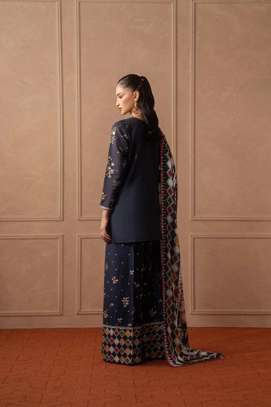 3 PIECE EMBROIDERED PAPER COTTON SUIT (LUXURY PRET)