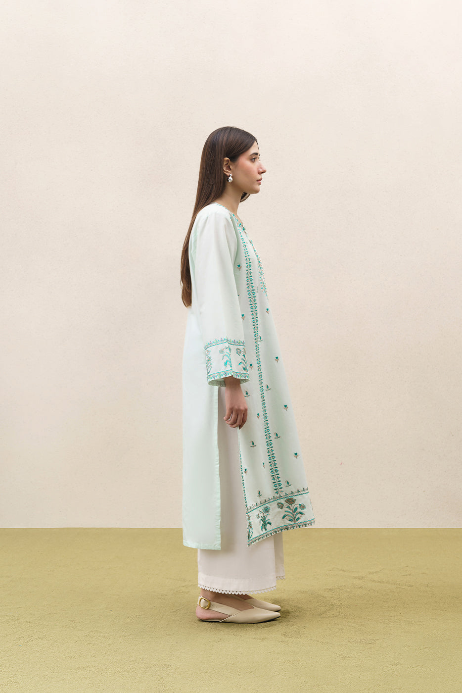 EMBROIDERED LAWN SHIRT (PRET)