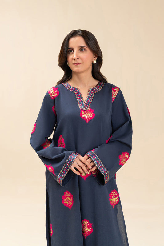 2 PIECE EMBROIDERED LUREX JACQUARD SUIT (PRET)
