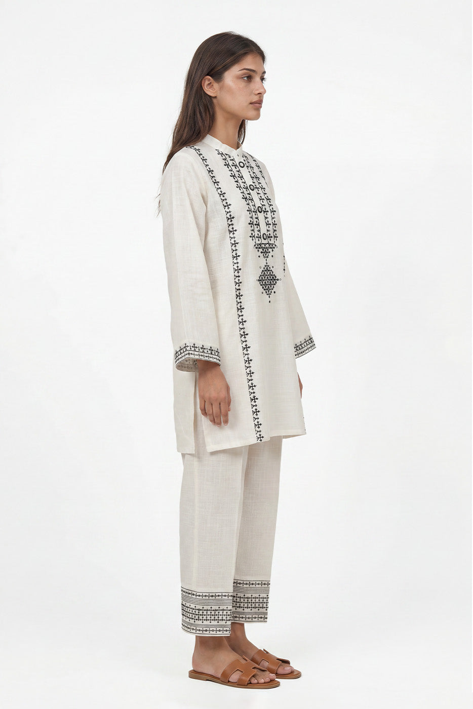 2 PIECE EMBROIDERED TWO WAY SLUB SUIT (PRET)