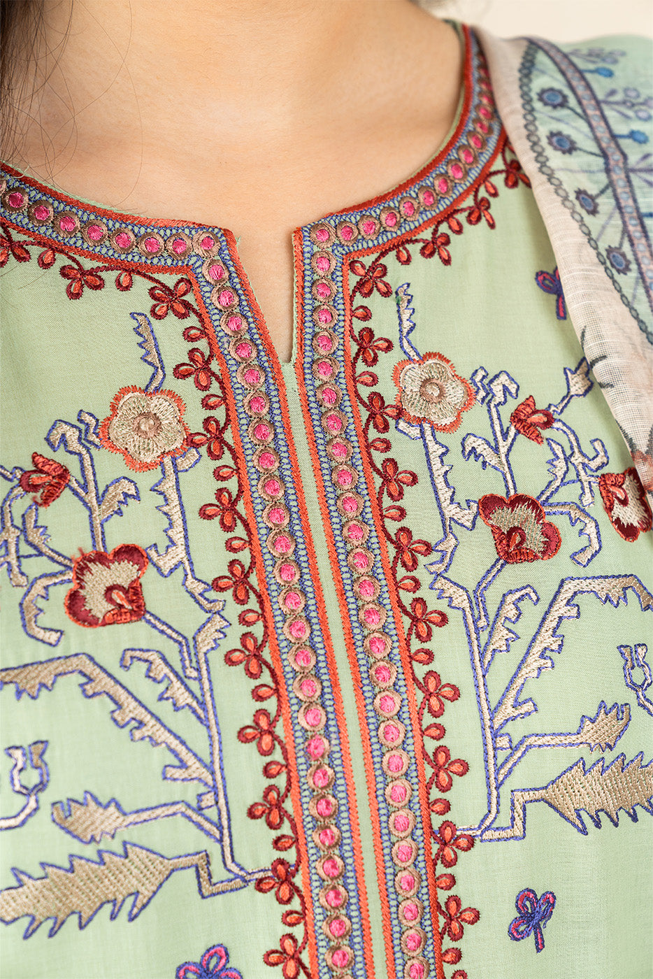 3 PIECE EMBROIDERED LAWN SUIT (PRET)