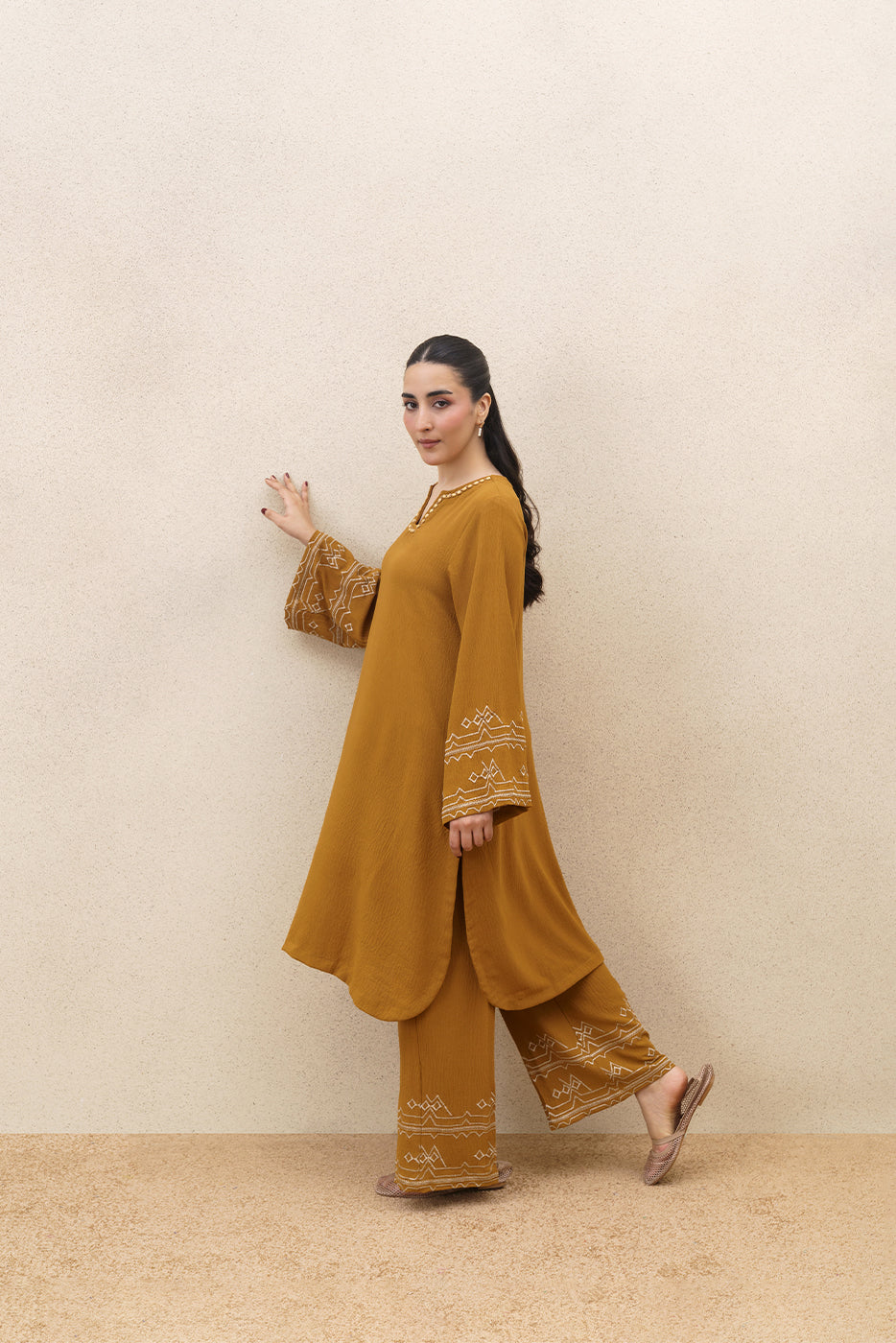 2 PIECE EMBROIDERED POLY CREPE SUIT (FLOW)