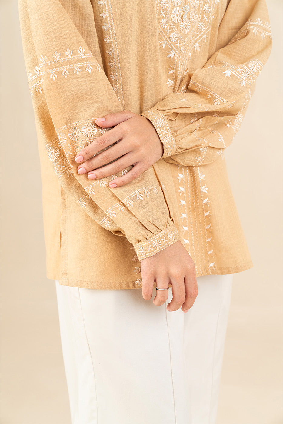 EMBROIDERED SLUB COTTON TOP (FLOW)