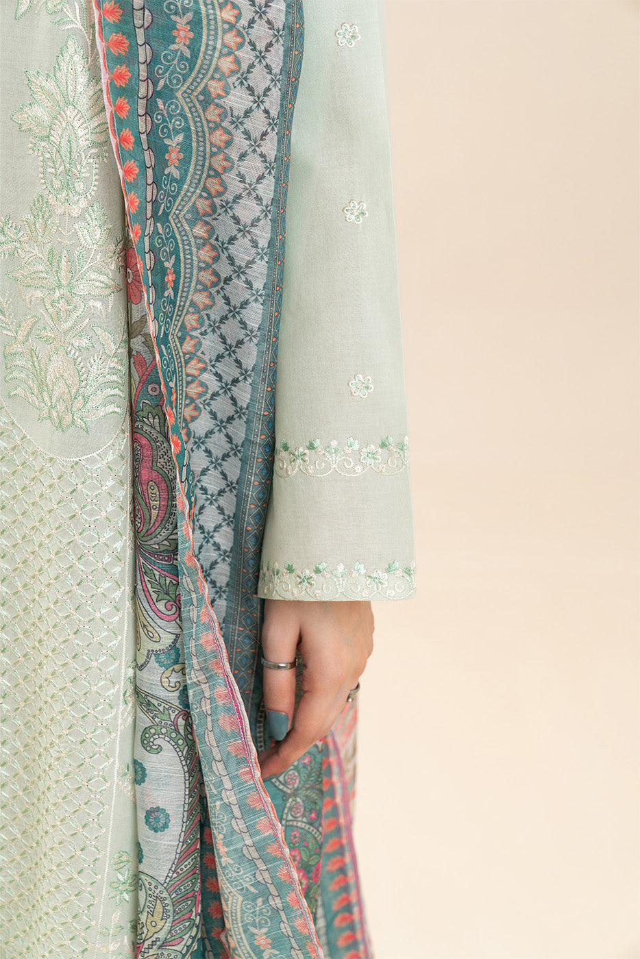 2 PIECE EMBROIDERED LAWN SUIT (HIGH CASUAL)