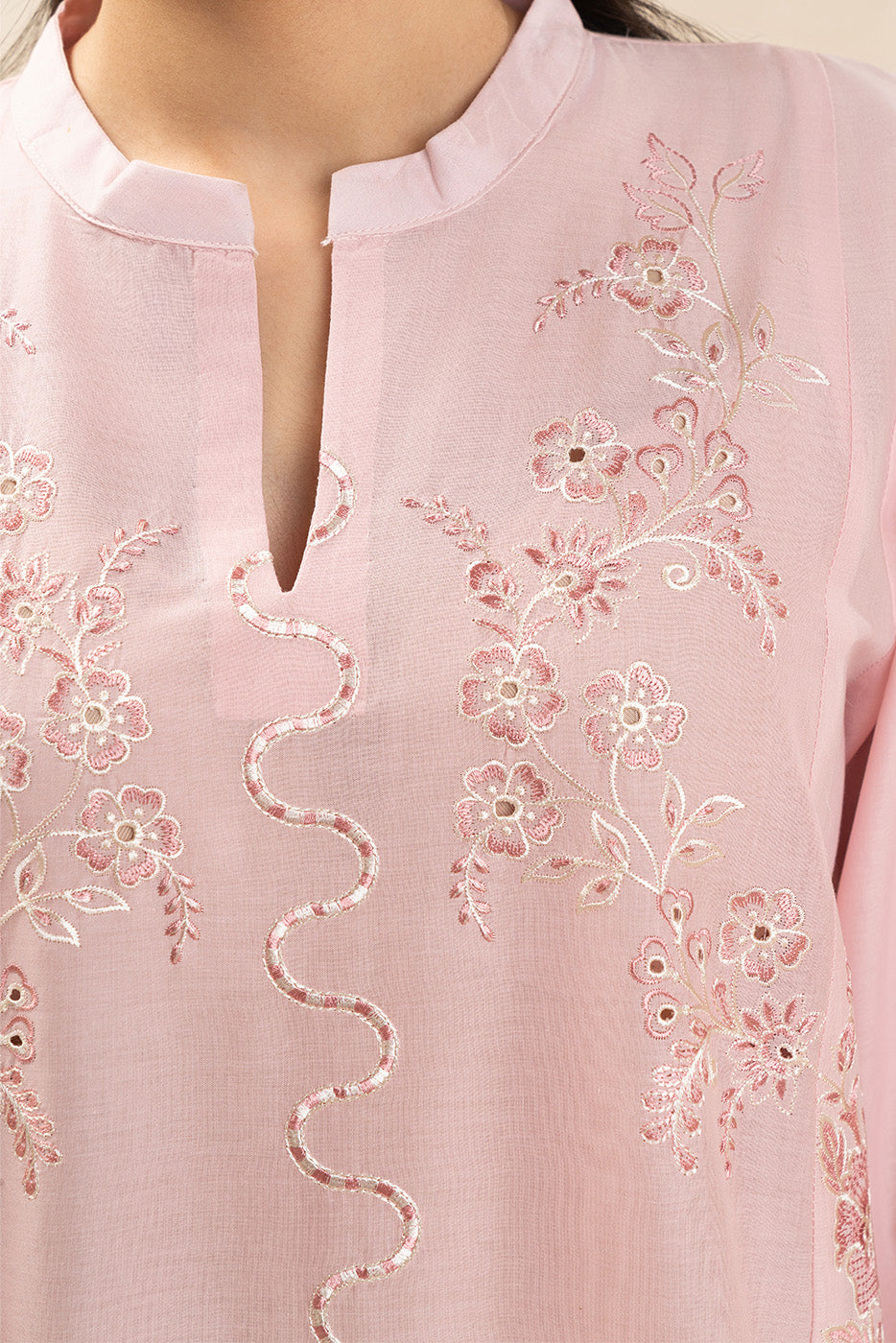 3 PIECE EMBROIDERED LAWN SUIT (HIGH CASUAL)