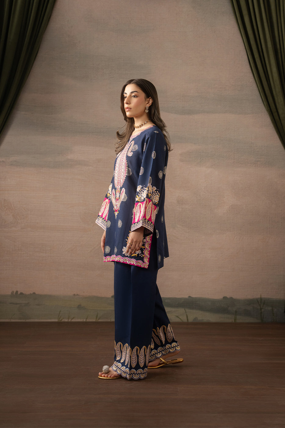 2 PIECE EMBROIDERED ZARI JACQUARD SUIT (LUXURY PRET)