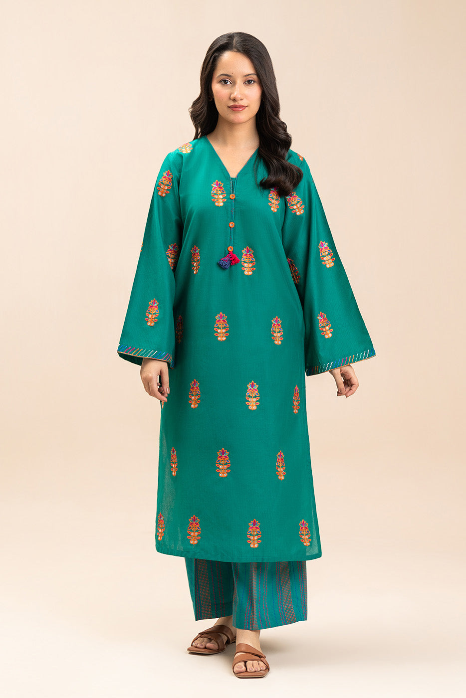 2 PIECE EMBROIDERED DORIA SUIT (PRET)