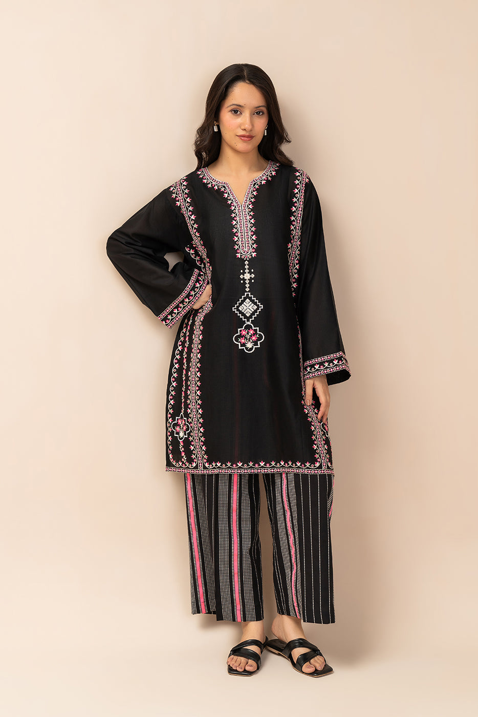 2 PIECE EMBROIDERED DORIA SUIT (PRET)