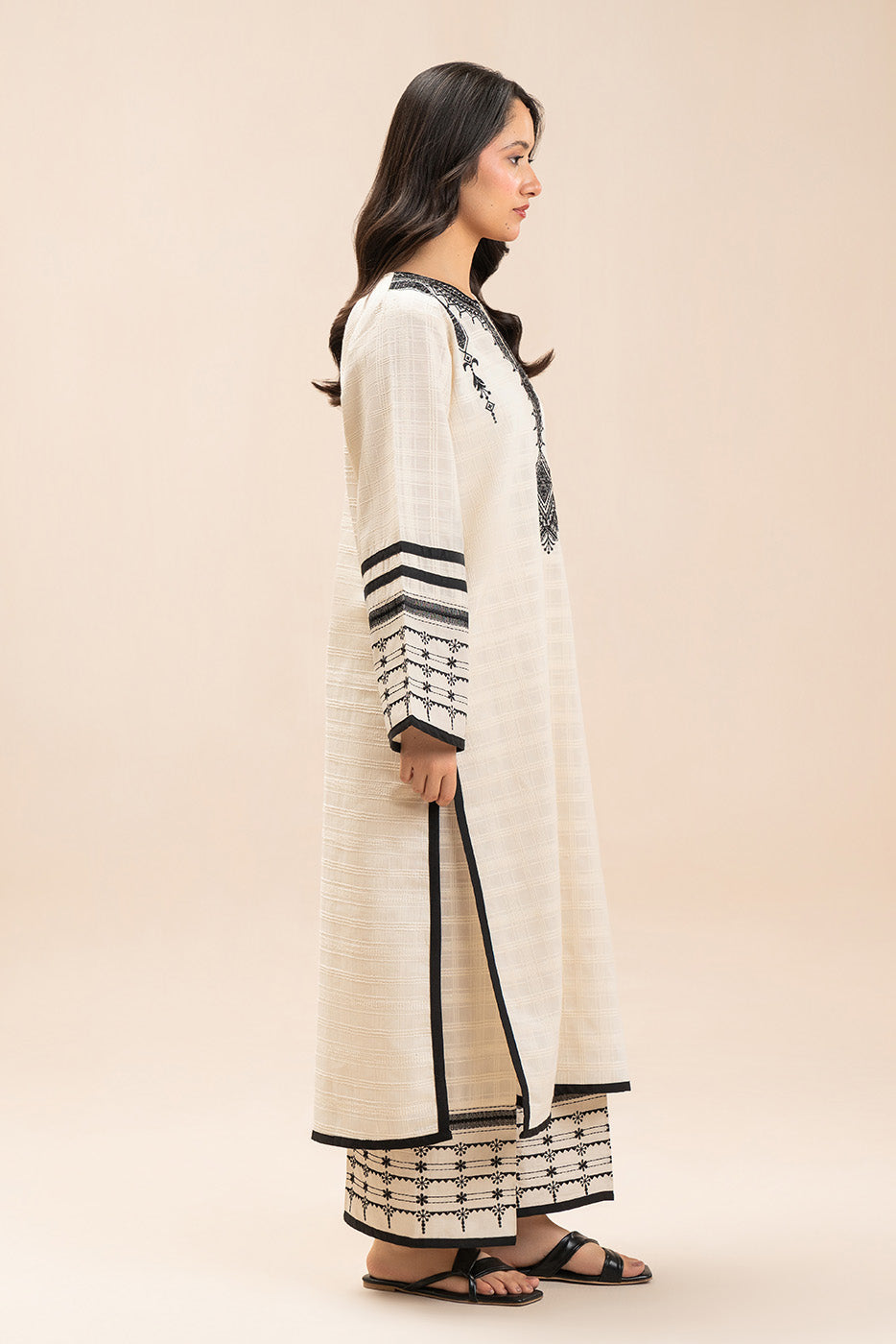 2 PIECE EMBROIDERED DORIA SUIT (PRET)