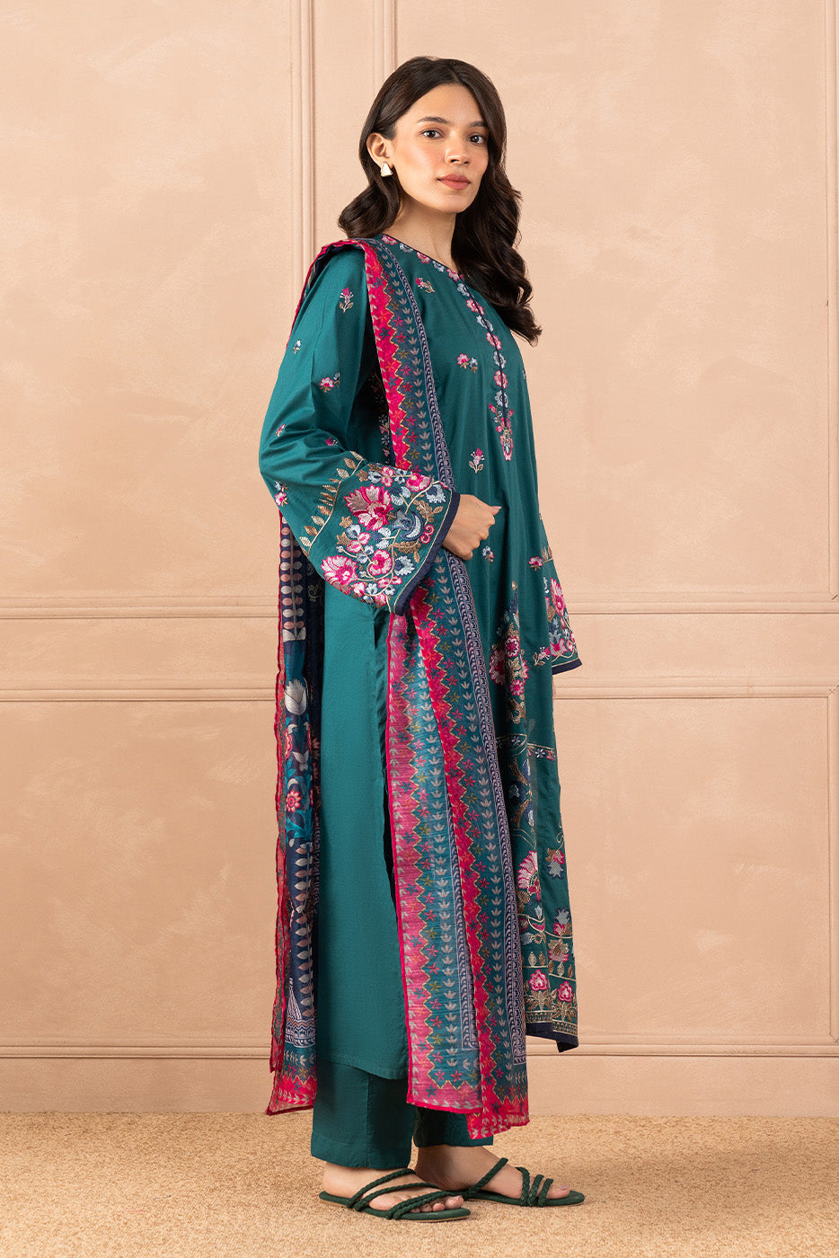 3 PIECE EMBROIDERED LAWN SUIT (HIGH CASUAL)