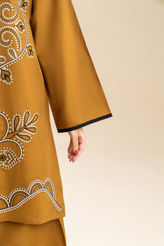 2 PIECE EMBROIDERED LAWN SUIT (PRET)