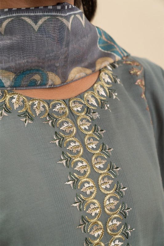 3 PIECE EMBROIDERED TEXTURED LAWN SUIT (PRET)