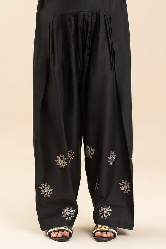 EMBROIDERED CAMBRIC BOTTOM (PRET)