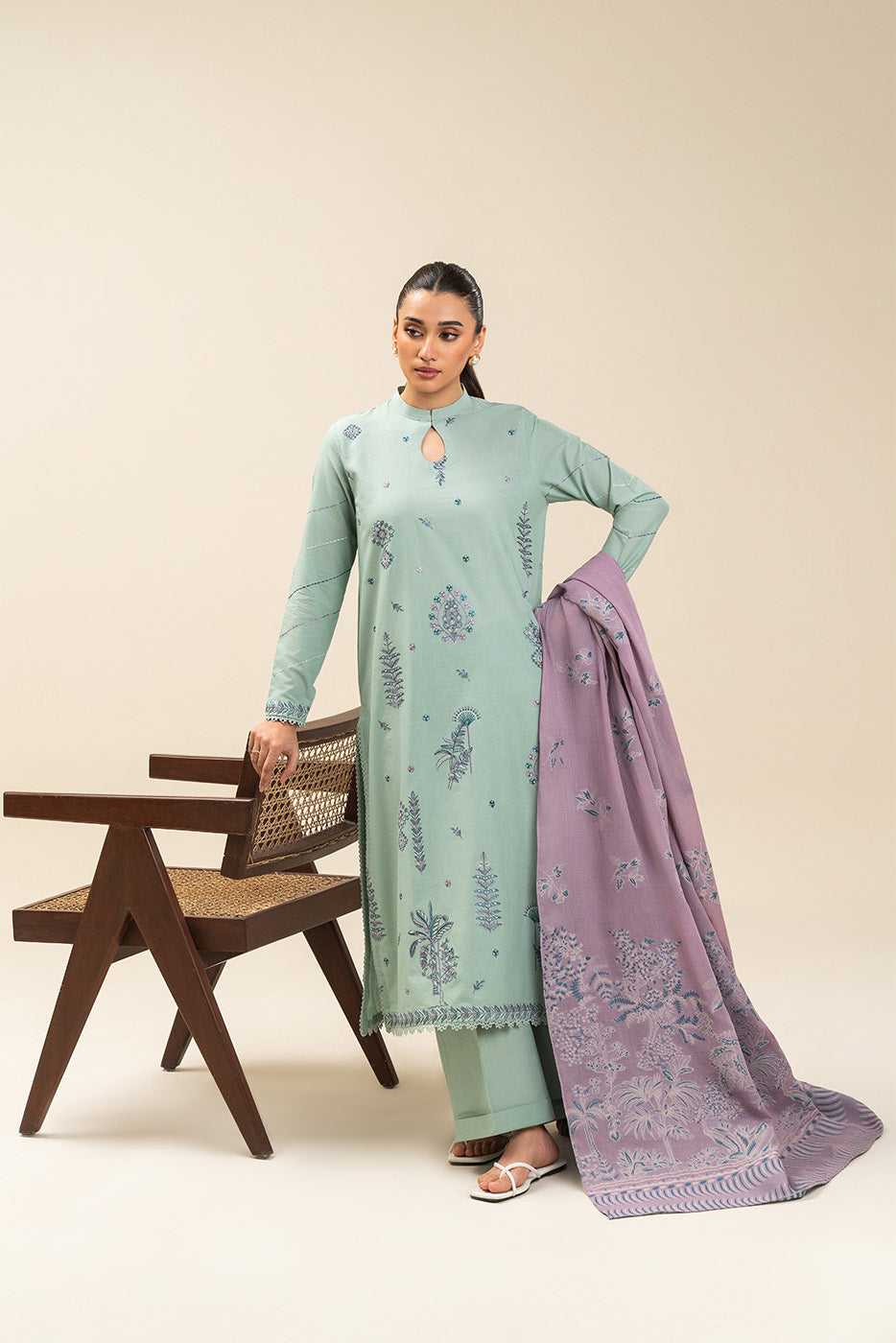 3 PIECE EMBROIDERED LAWN SUIT-SEAFOAM GREEN (UNSTITCHED)
